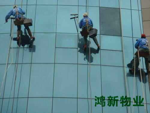 東莞蜘蛛人外墻玻璃清洗服務(wù)