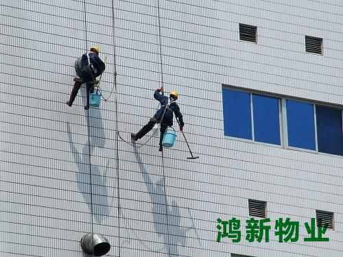 大樓清洗外墻玻璃的費用