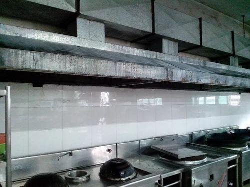抽油煙機(jī)排煙管道底部油污